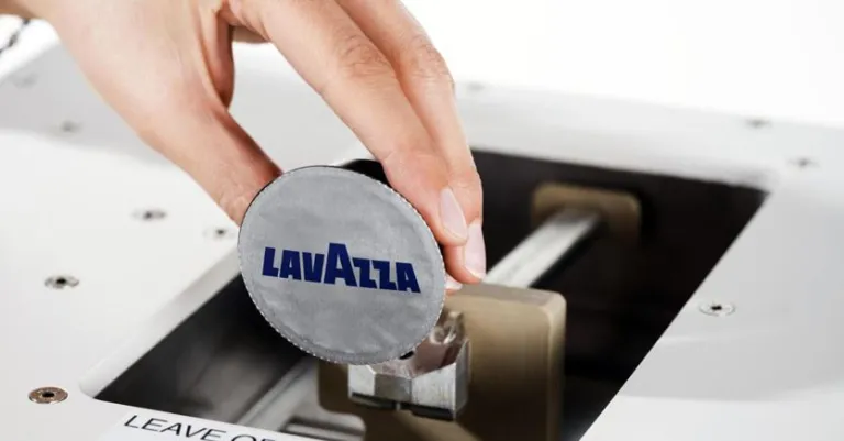 Lavazza vara la svolta sostenibile: eco capsule e la tazzina si mangia