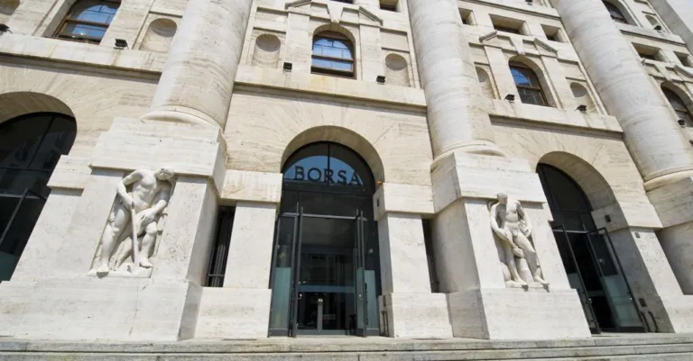 Piazza Affari vola con auto e pharma e conta sull’export