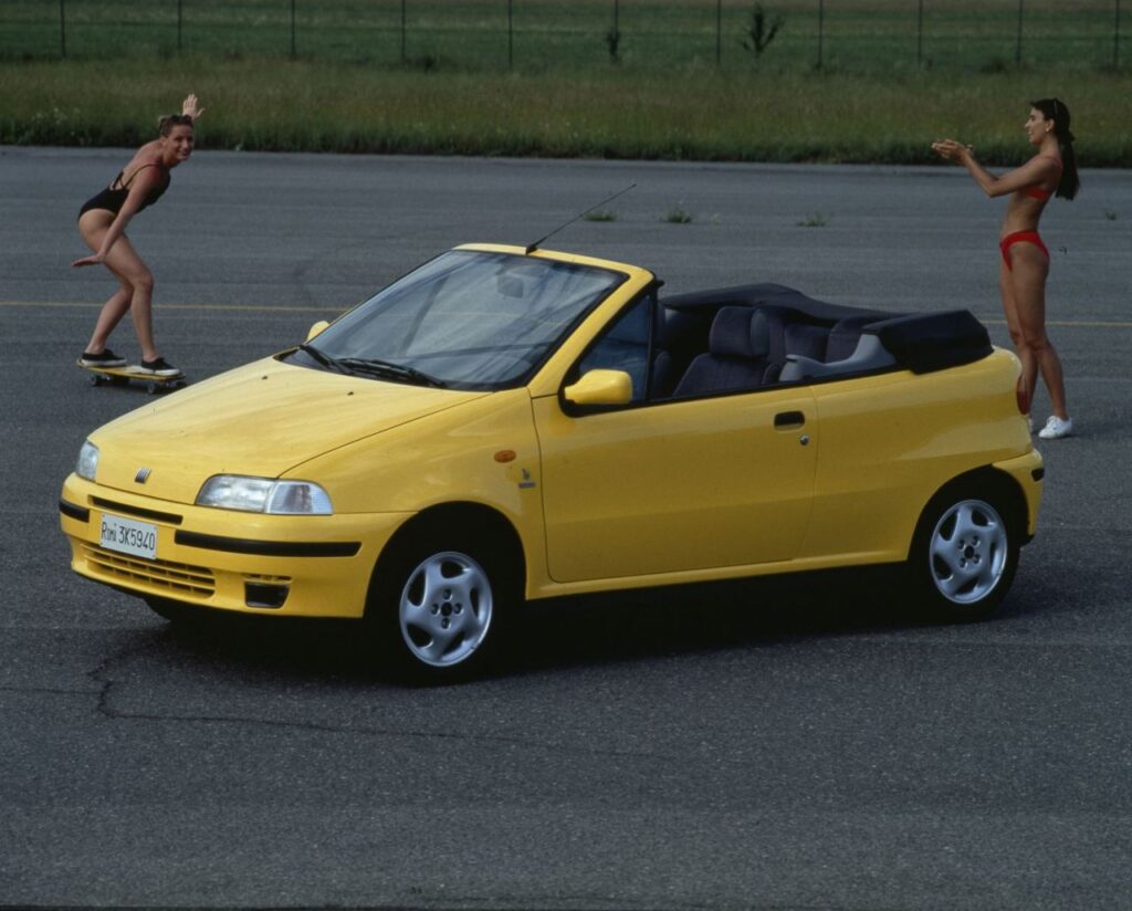 To αιώνιο καλοκαίρι της Fiat μέσα από 10 cabrio μοντέλα