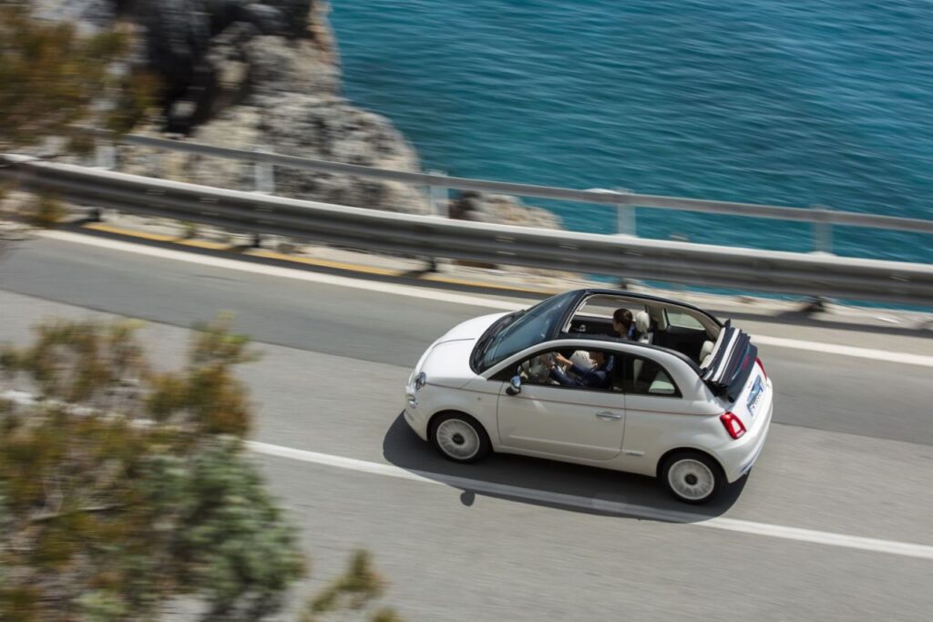 To αιώνιο καλοκαίρι της Fiat μέσα από 10 cabrio μοντέλα