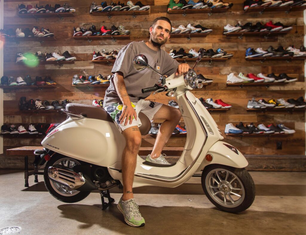 Ανακοίνωση συνεργασίας Vespa και Sean Wotherspoon