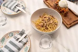 Vittoria Gati: Glyfada mon amour