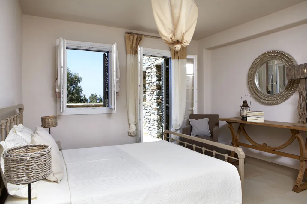 DILES & RINIES: VILLE DI LUSSO SULL’ISOLA DI TINOS