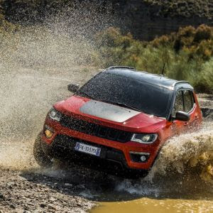 Η «απόδραση» του Jeremy Renner με το Jeep® Compass
