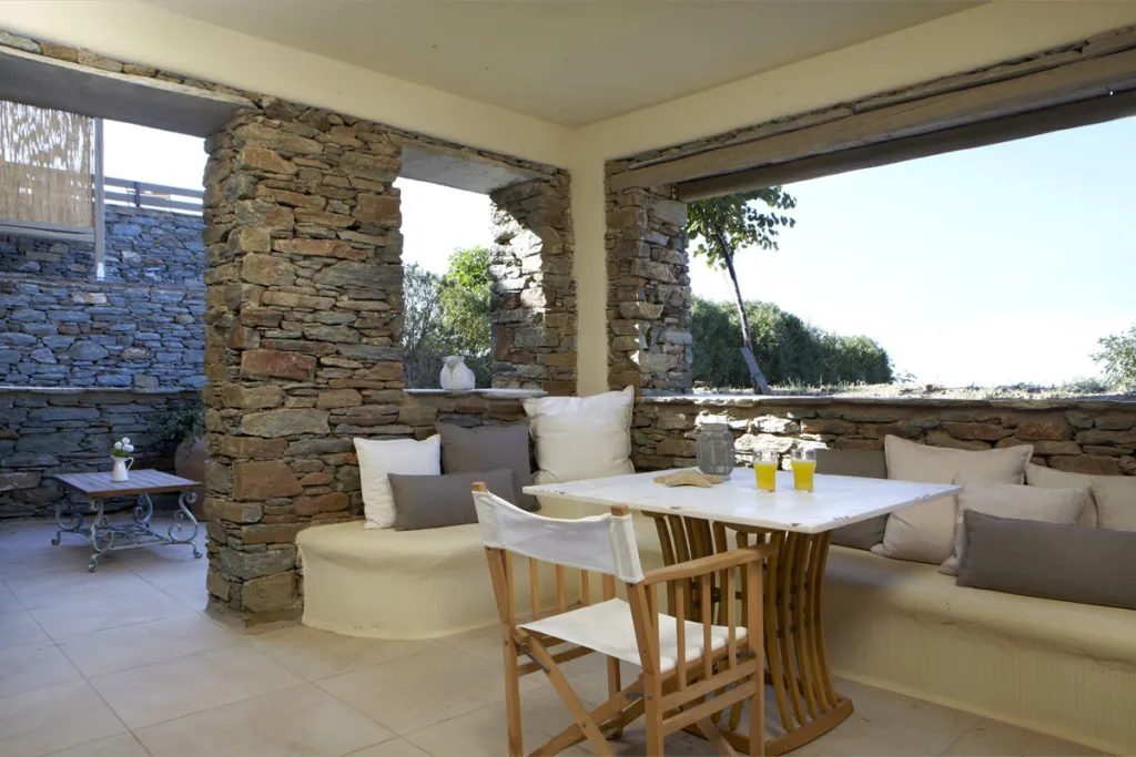 DILES & RINIES: VILLE DI LUSSO SULL’ISOLA DI TINOS