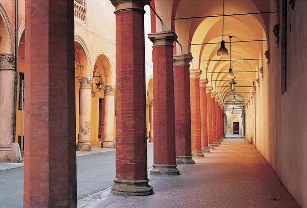 L’Italia candida i portici di Bologna a patrimonio Unesco