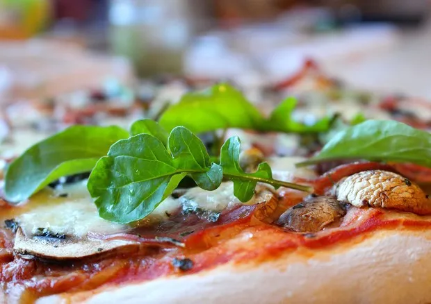 Olio di oliva e pizza, irrinunciabili per gli italiani