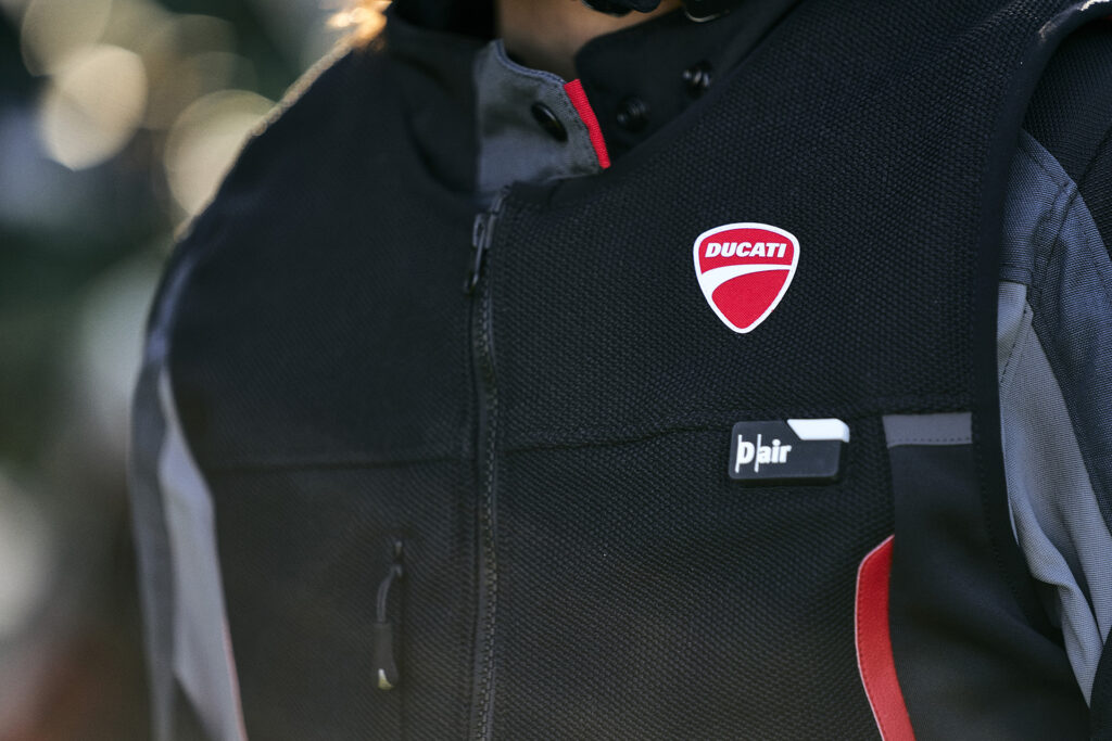 Ducati Smart Jacket: γιλέκο με αερόσακο από τη Ducati