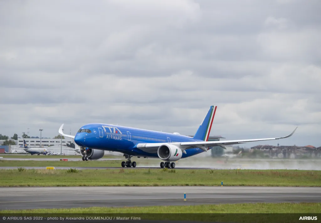 ITA Airways: un video per il primo volo dell’Airbus A350 con livrea azzurra