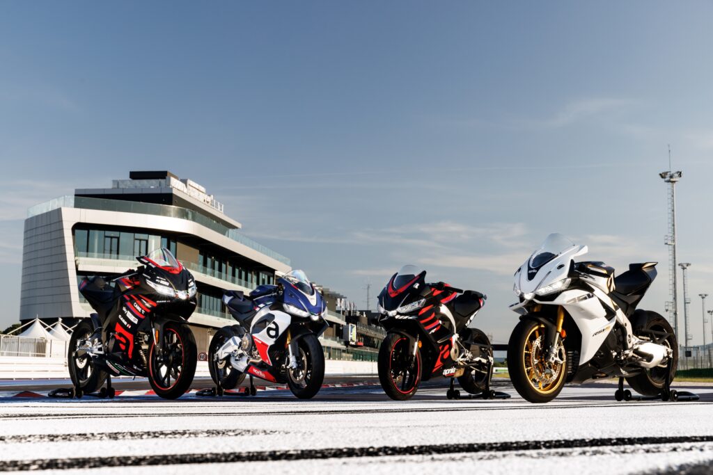 NEW SEASON NEW RIDE  ΑΛΑΞΕ ΕΠΟΧΗ ΜΕ ΤΙΣ ΝΕΕΣ ΠΡΟΣΦΟΡΕΣ APRILIA ΚΑΙ MOTO GUZZI