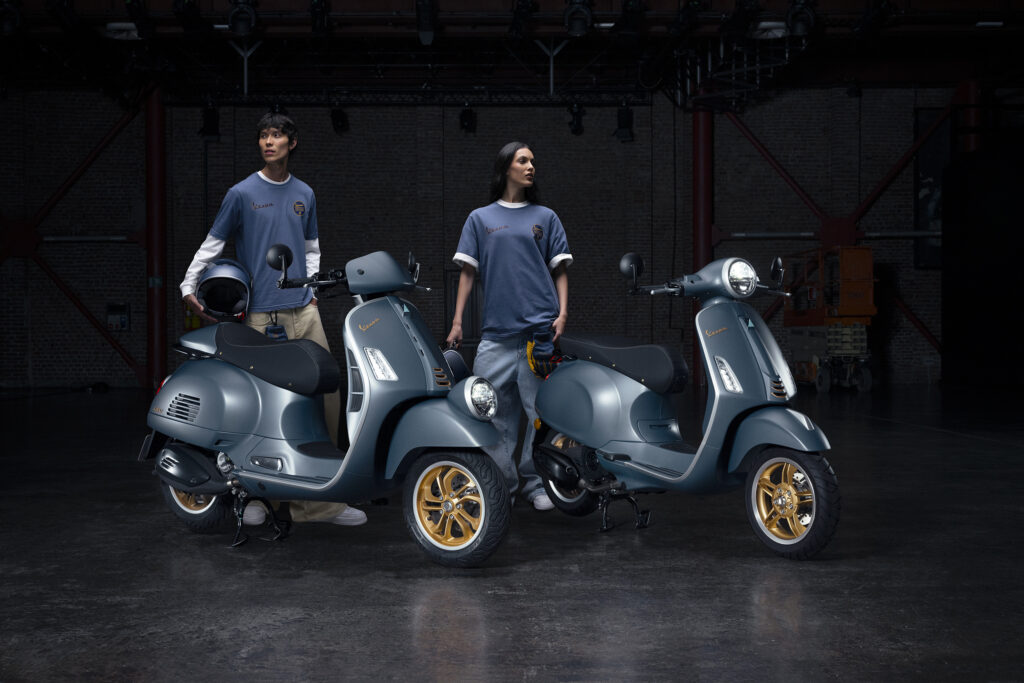 VESPA OFFICINA 8  ΜΙΑ ΣΥΝΑΡΠΑΣΤΙΚΗ ΝΕΑ ΕΚΔΟΣΗ VESPA ΓΕΝΝΙΕΤΑΙ, ΕΜΠΝΕΥΣΜΕΝΗ ΑΠΟ ΤΙΣ ΠΙΟ ΑΥΘΕΝΤΙΚΕΣ ΡΙΖΕΣ ΤΟΥ ΘΡΥΛΟΥ