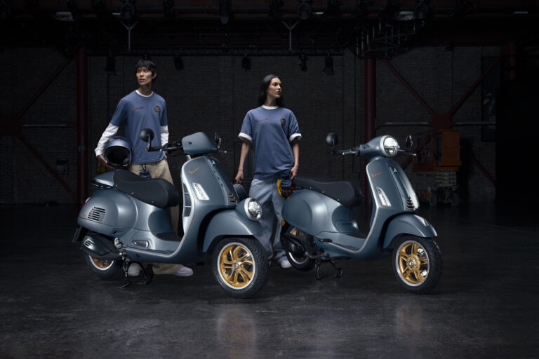 VESPA OFFICINA 8  ΜΙΑ ΣΥΝΑΡΠΑΣΤΙΚΗ ΝΕΑ ΕΚΔΟΣΗ VESPA ΓΕΝΝΙΕΤΑΙ, ΕΜΠΝΕΥΣΜΕΝΗ ΑΠΟ ΤΙΣ ΠΙΟ ΑΥΘΕΝΤΙΚΕΣ ΡΙΖΕΣ ΤΟΥ ΘΡΥΛΟΥ