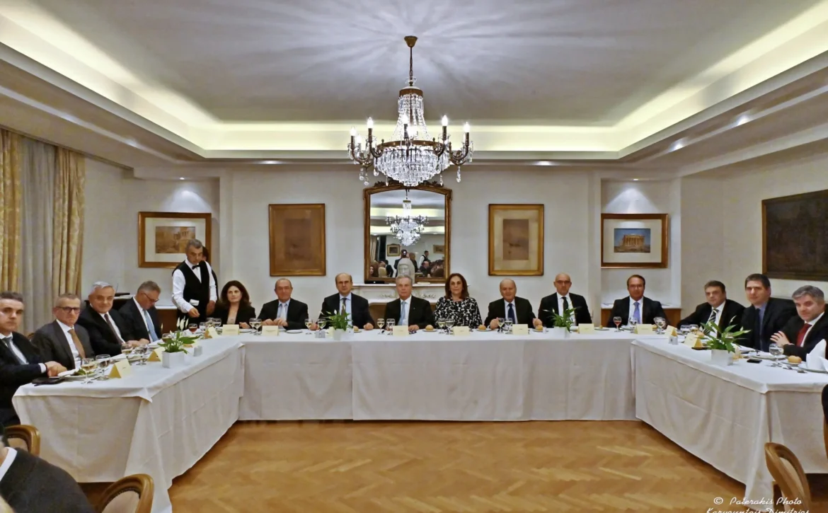 Συνεδρίαση στην αίθουσα του Ελληνο-Ιταλικού Επιμελητηρίου Αθηνών