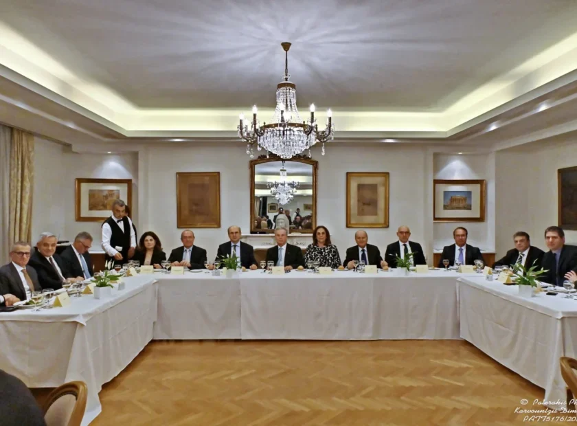 Συνεδρίαση στην αίθουσα του Ελληνο-Ιταλικού Επιμελητηρίου Αθηνών