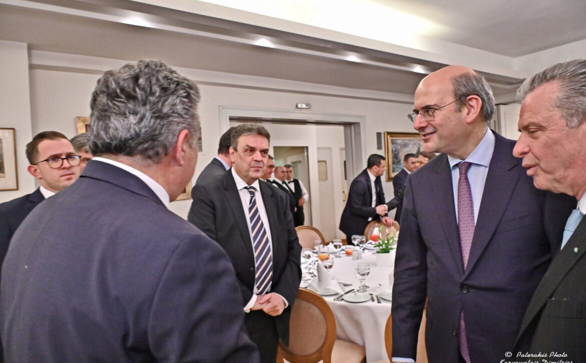 Συζήτηση σε εκδήλωση δικτύωσης του Επιμελητηρίου